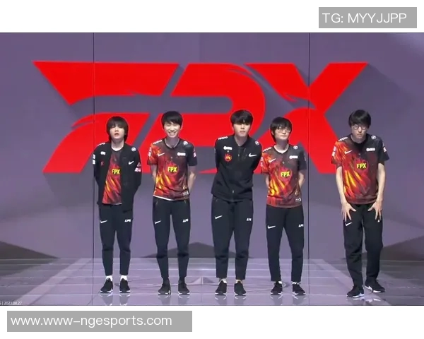 FPX在s15电竞洲际赛中以64分稳居积分榜首位引领竞争